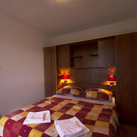 Apartmani Vila Caska Phòng bức ảnh