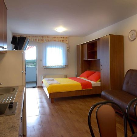 Apartmani Vila Caska Phòng bức ảnh