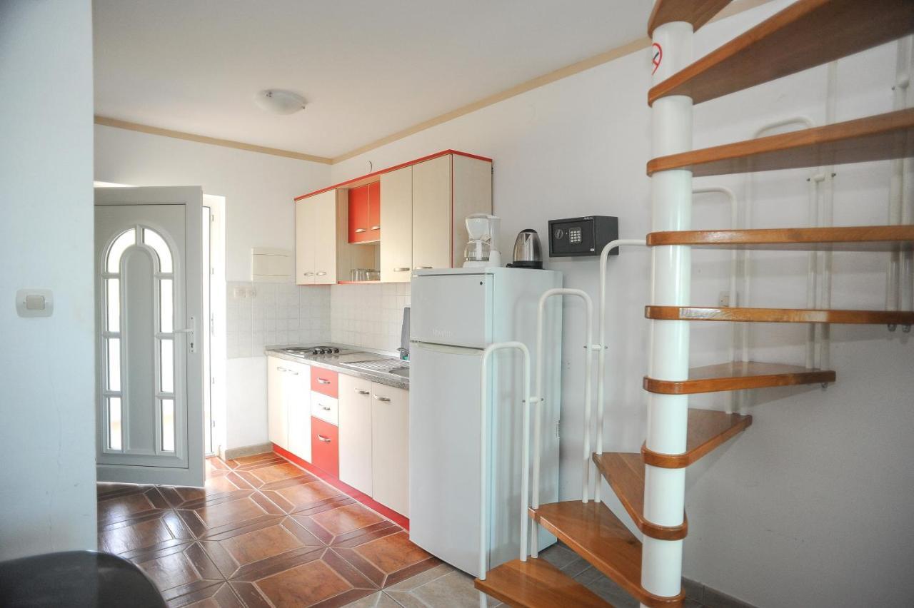 Apartmani Vila Caska Ngoại thất bức ảnh