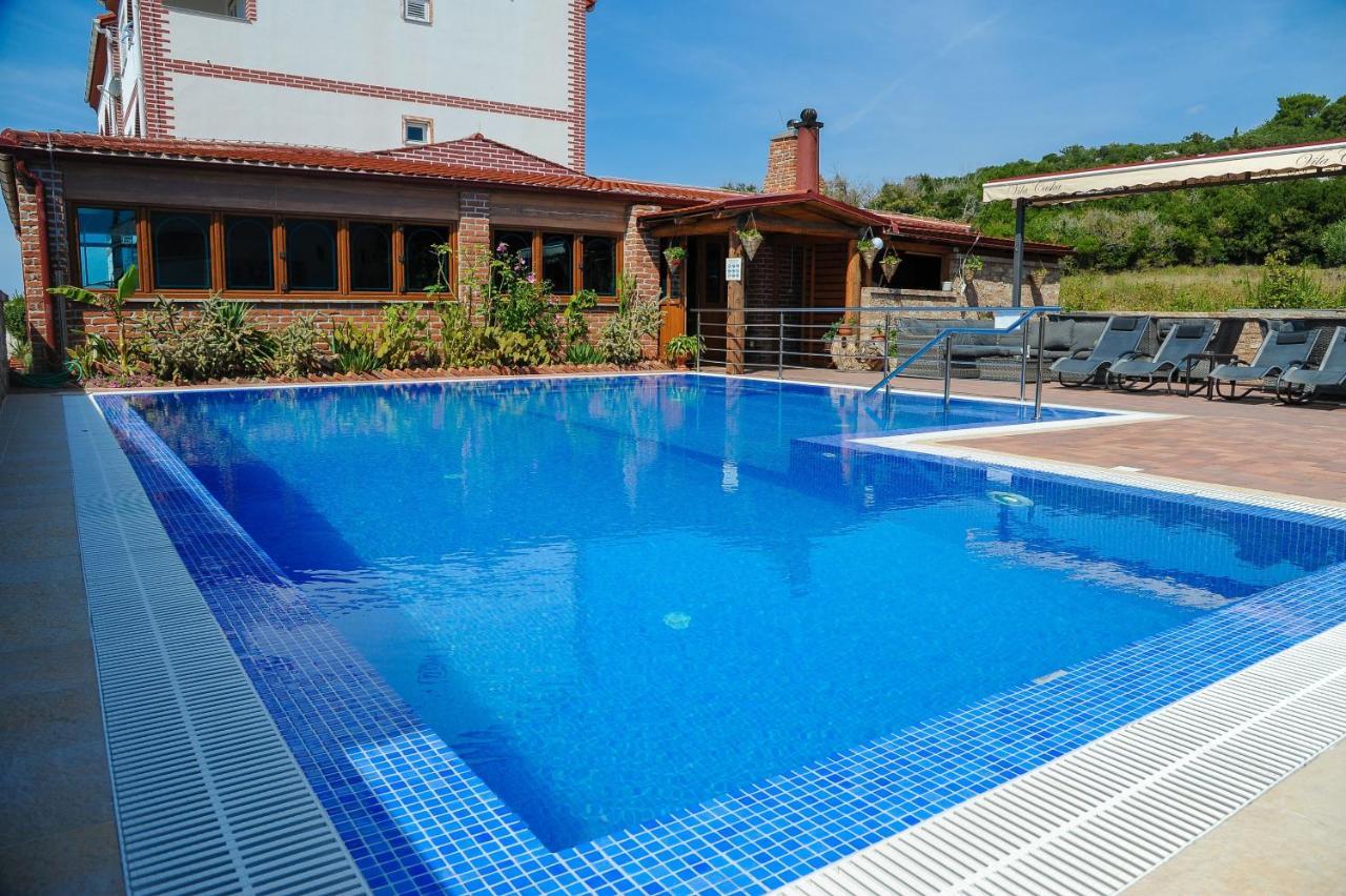 Apartmani Vila Caska Ngoại thất bức ảnh