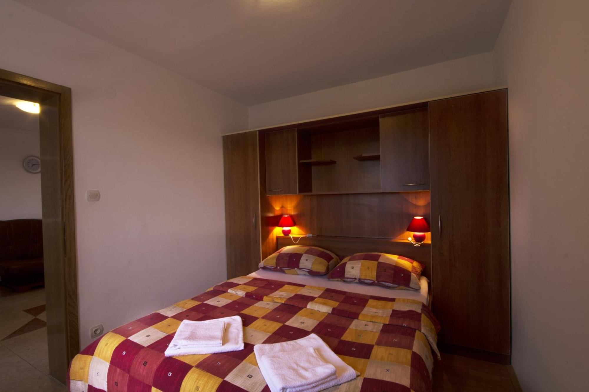 Apartmani Vila Caska Phòng bức ảnh