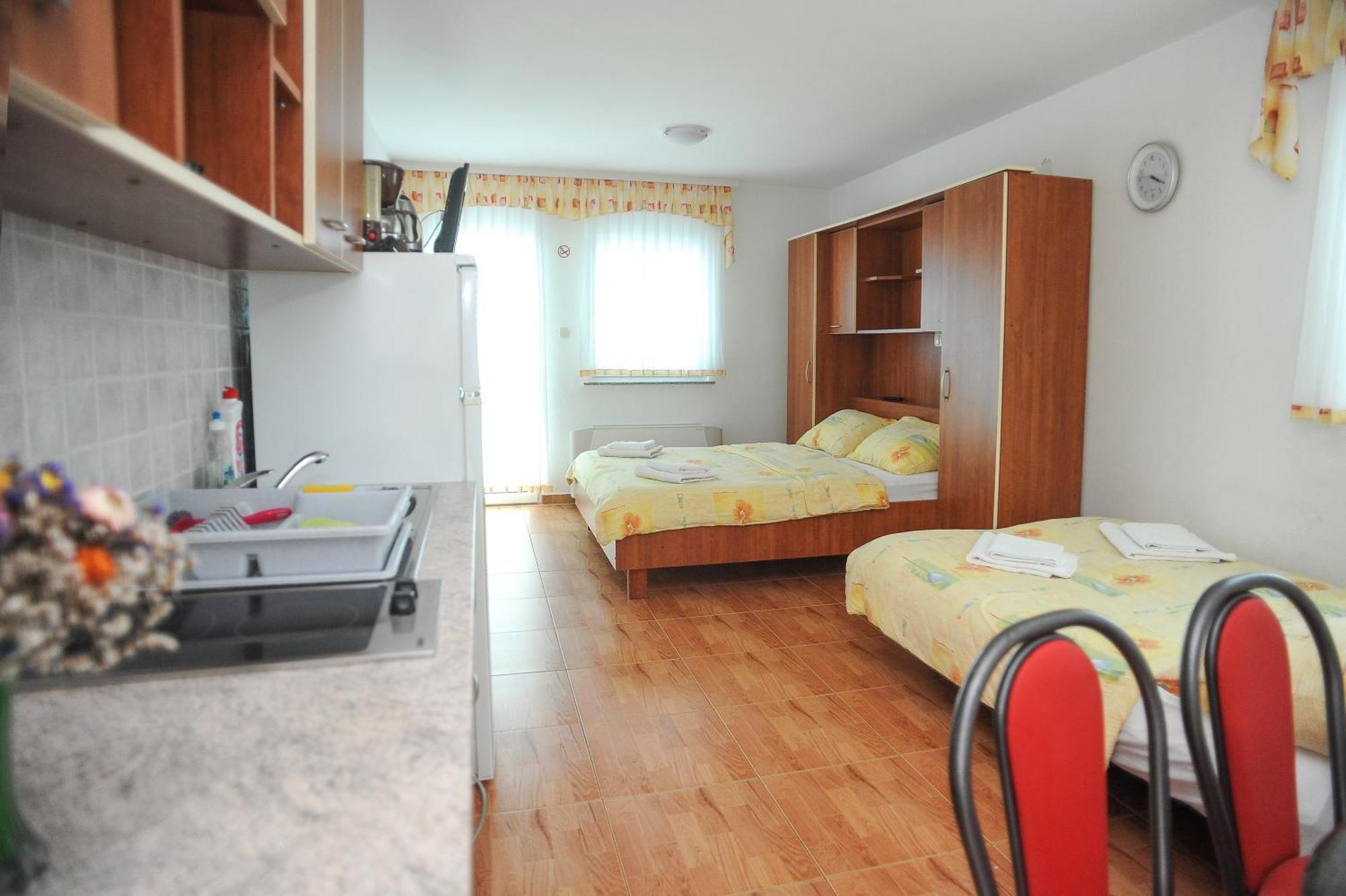 Apartmani Vila Caska Phòng bức ảnh